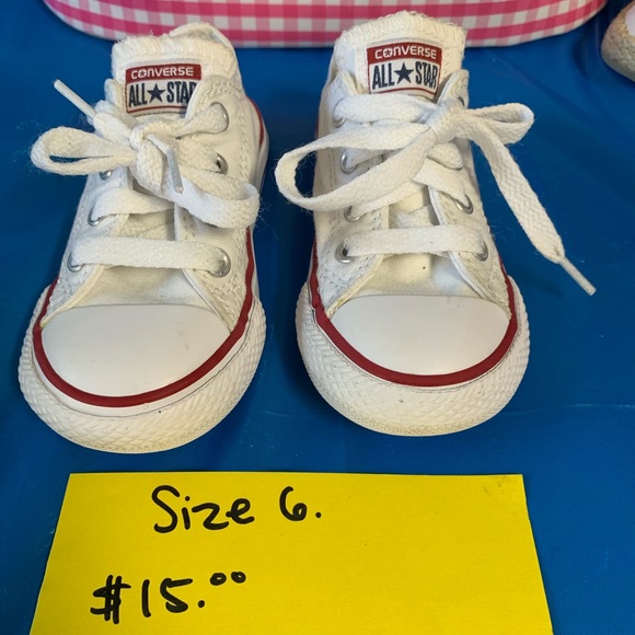 Converse shoes - Picture 1 of 2